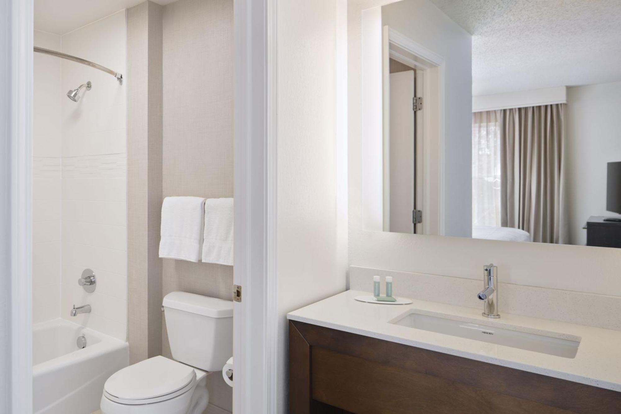 Residence Inn By Marriott Albany East Greenbush/Tech Valley Экстерьер фото